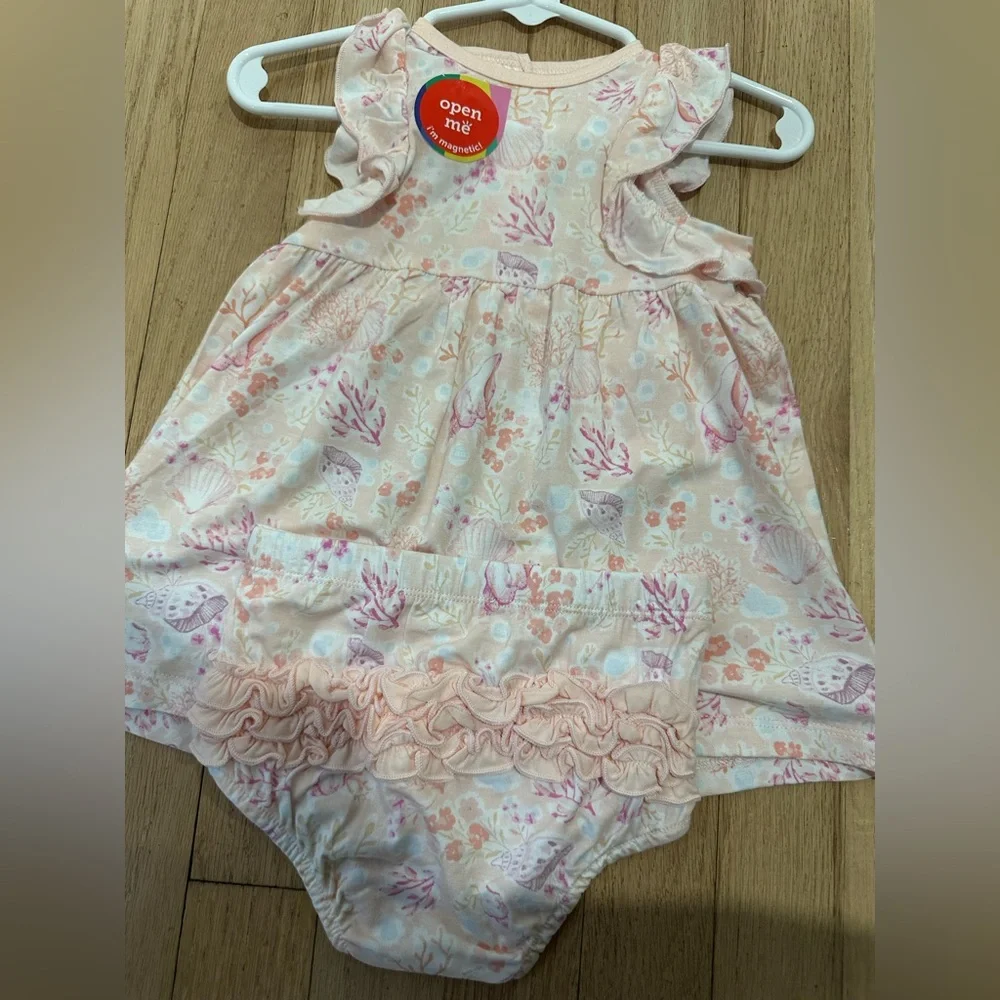‼️soldMagnetic Me Pink Floral Baby Set - Picture 2 of 3